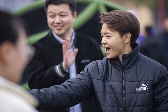 因为亚洲当中中国玩家人口基数的众多案例展示