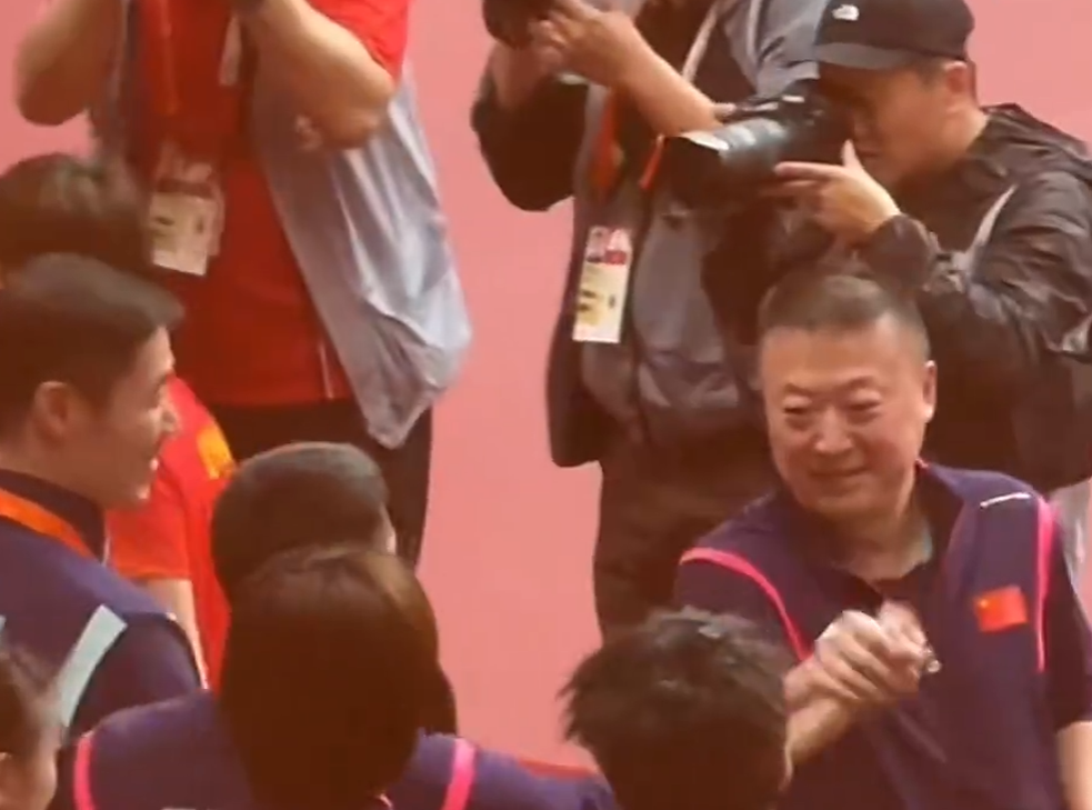 专业因为亚洲当中中国玩家人口基数的众多服务